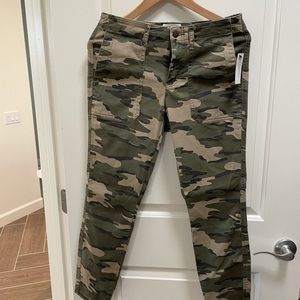 New Caslon Stretch Camo Pants